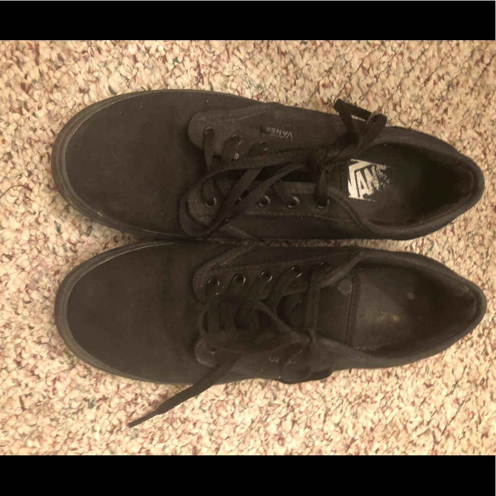 Black Women’s Vans size 7.5
